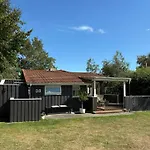 Authentic Summer House Near Oster Hurup *