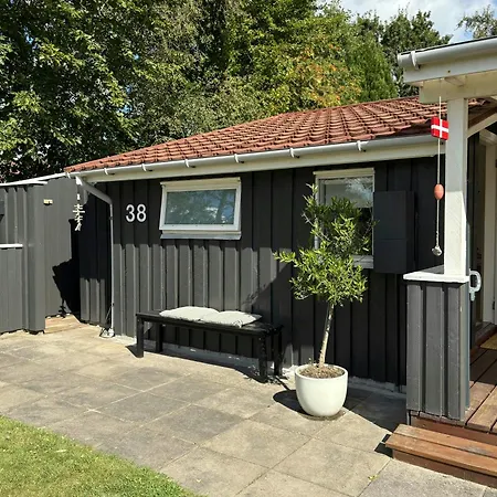 Authentic Summer House Near Oster Hurup *